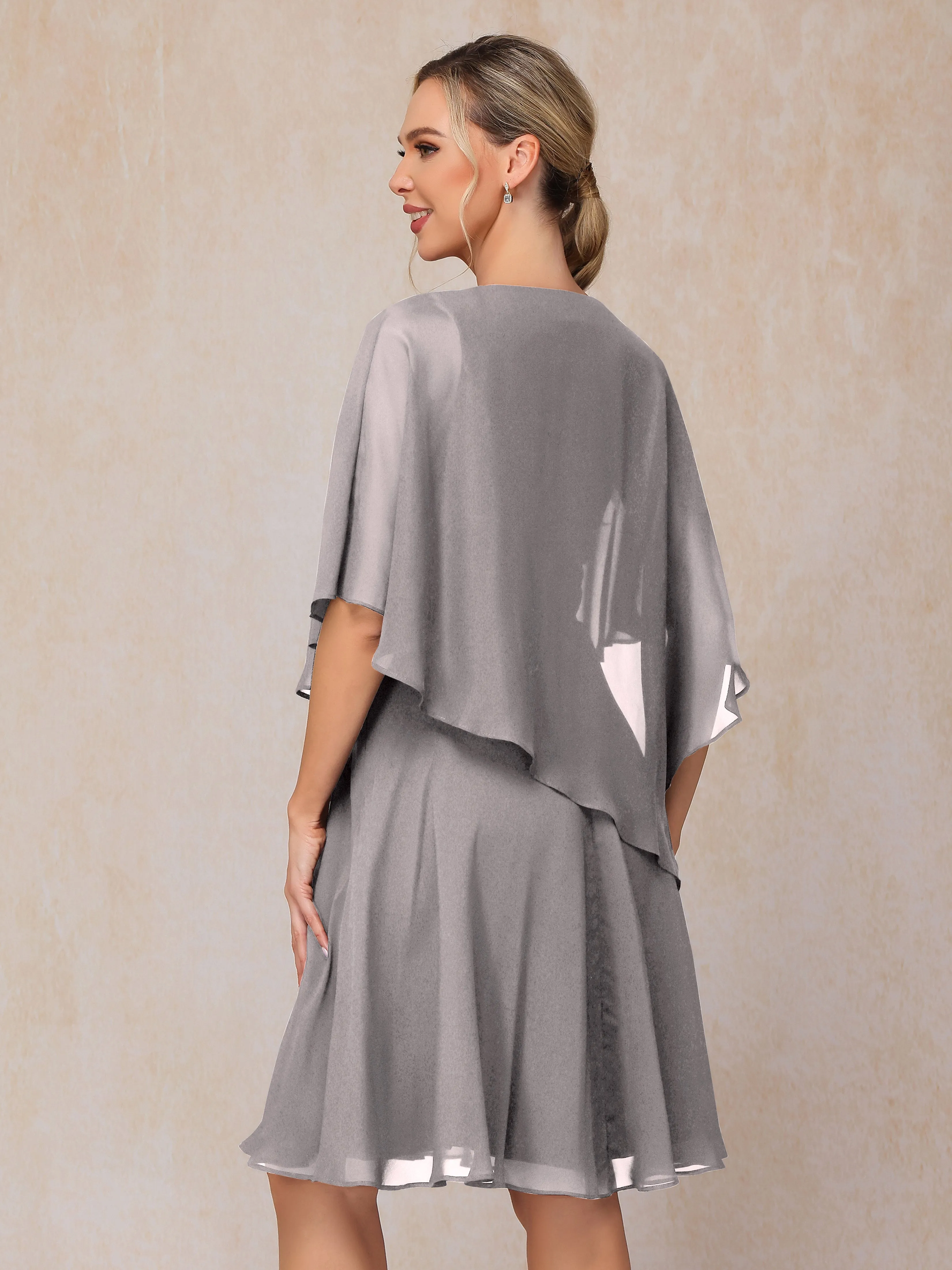 Trapèze Manches asymétriques Col V Mousseline Robe Mère de la Mariée avec cape